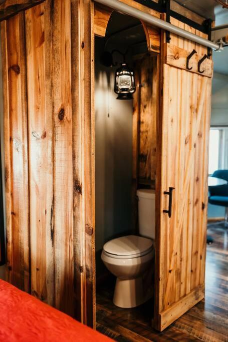 Bourbon Trail: Caboose On The Farm Villa Lawrenceburg ภายนอก รูปภาพ
