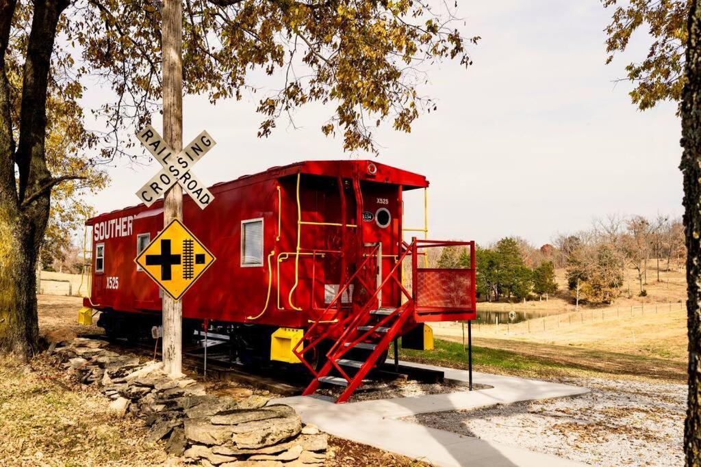 Bourbon Trail: Caboose On The Farm Villa Lawrenceburg ภายนอก รูปภาพ